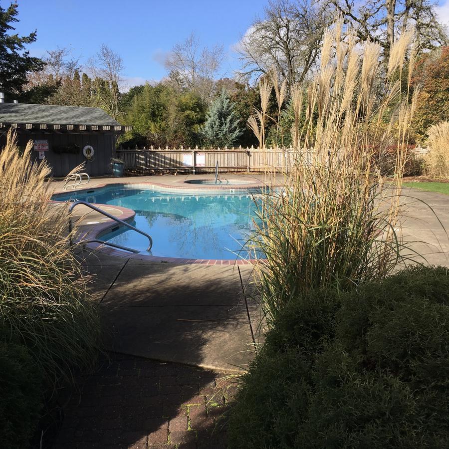 The Village 3* Cottage Grove