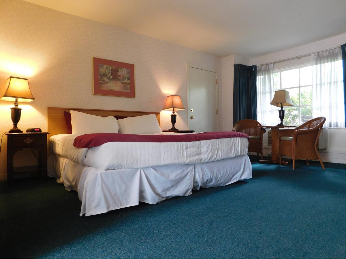 The Village Resort Cottage Grove