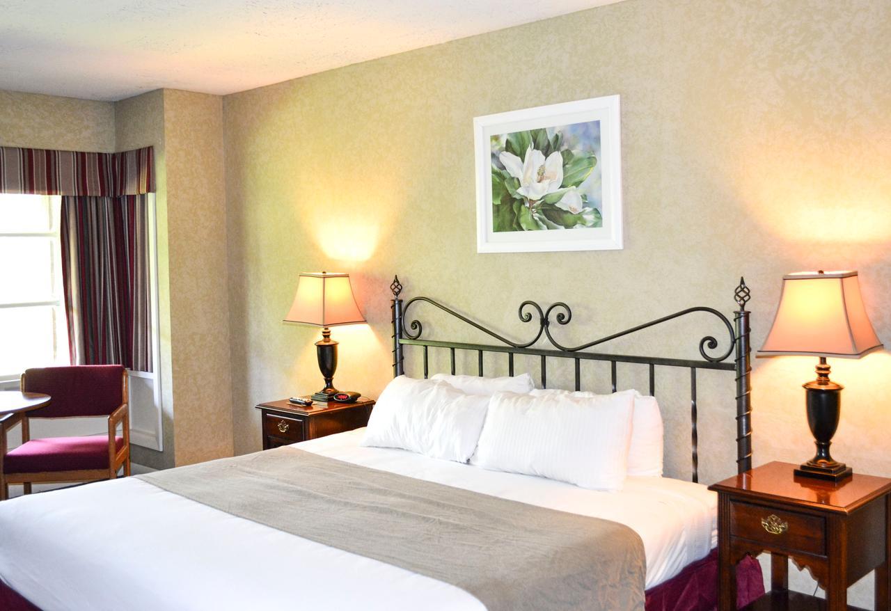 The Village Resort Cottage Grove